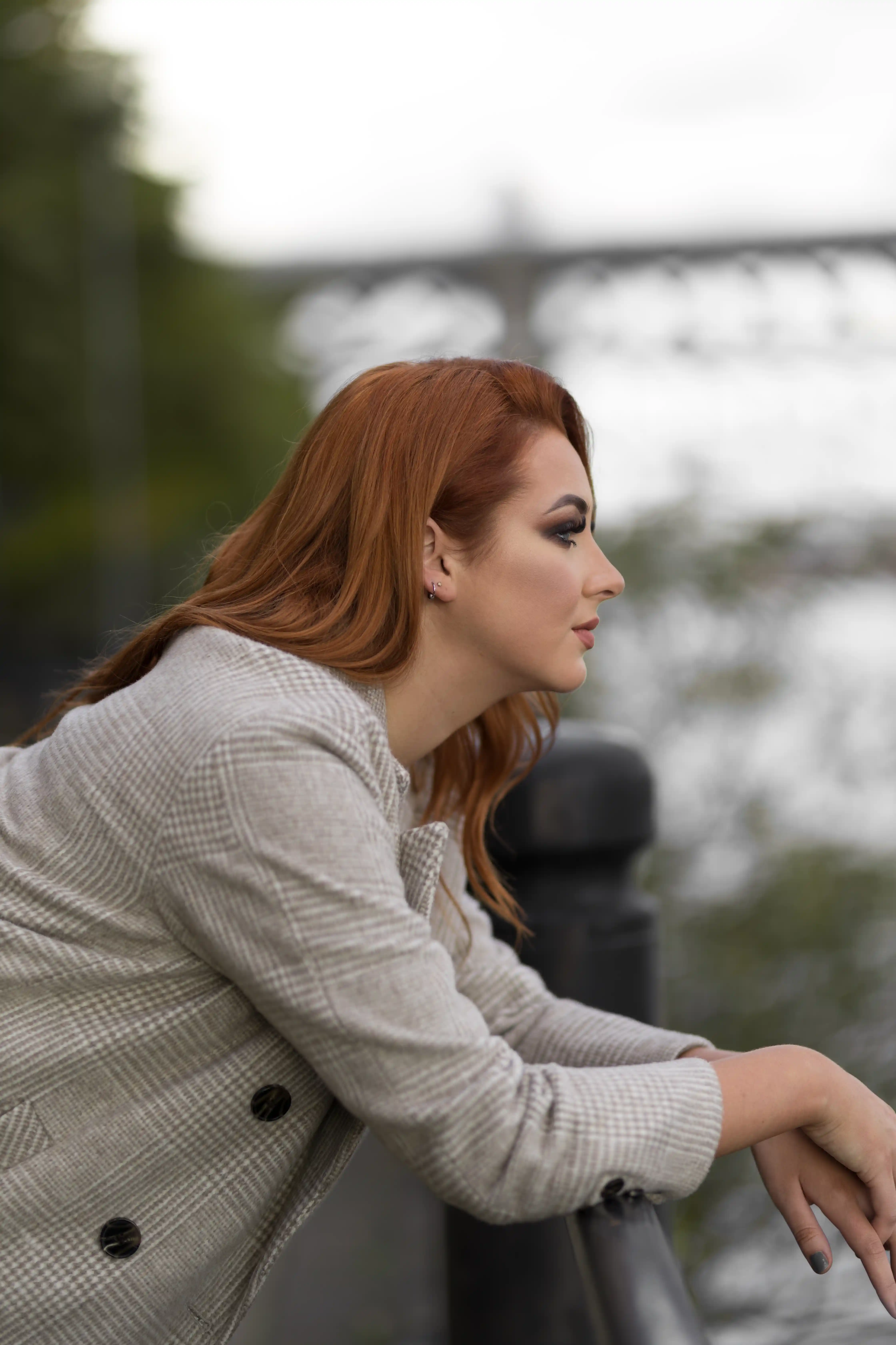 Portrait Series supporting frame 1