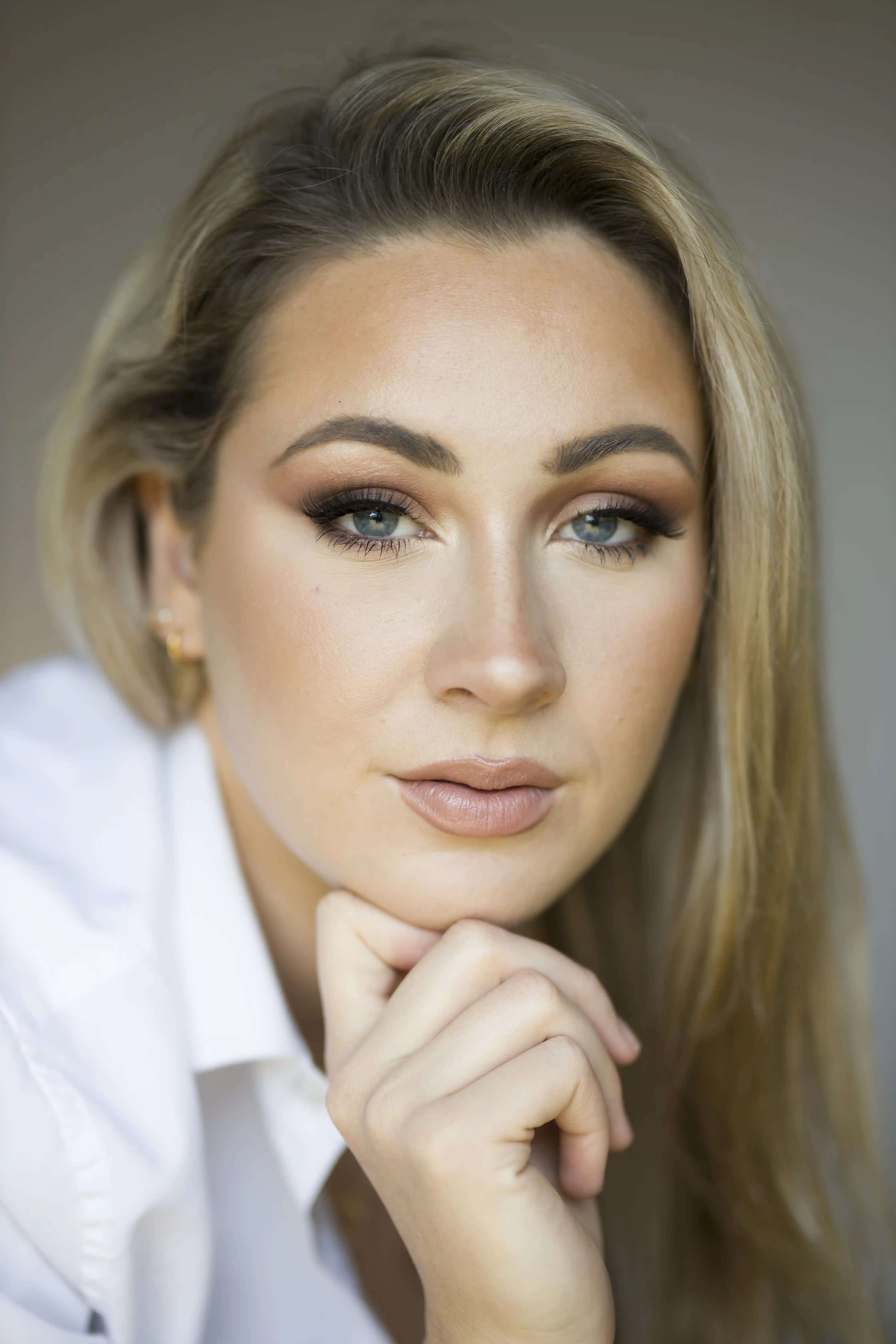 Portrait Series supporting frame 2