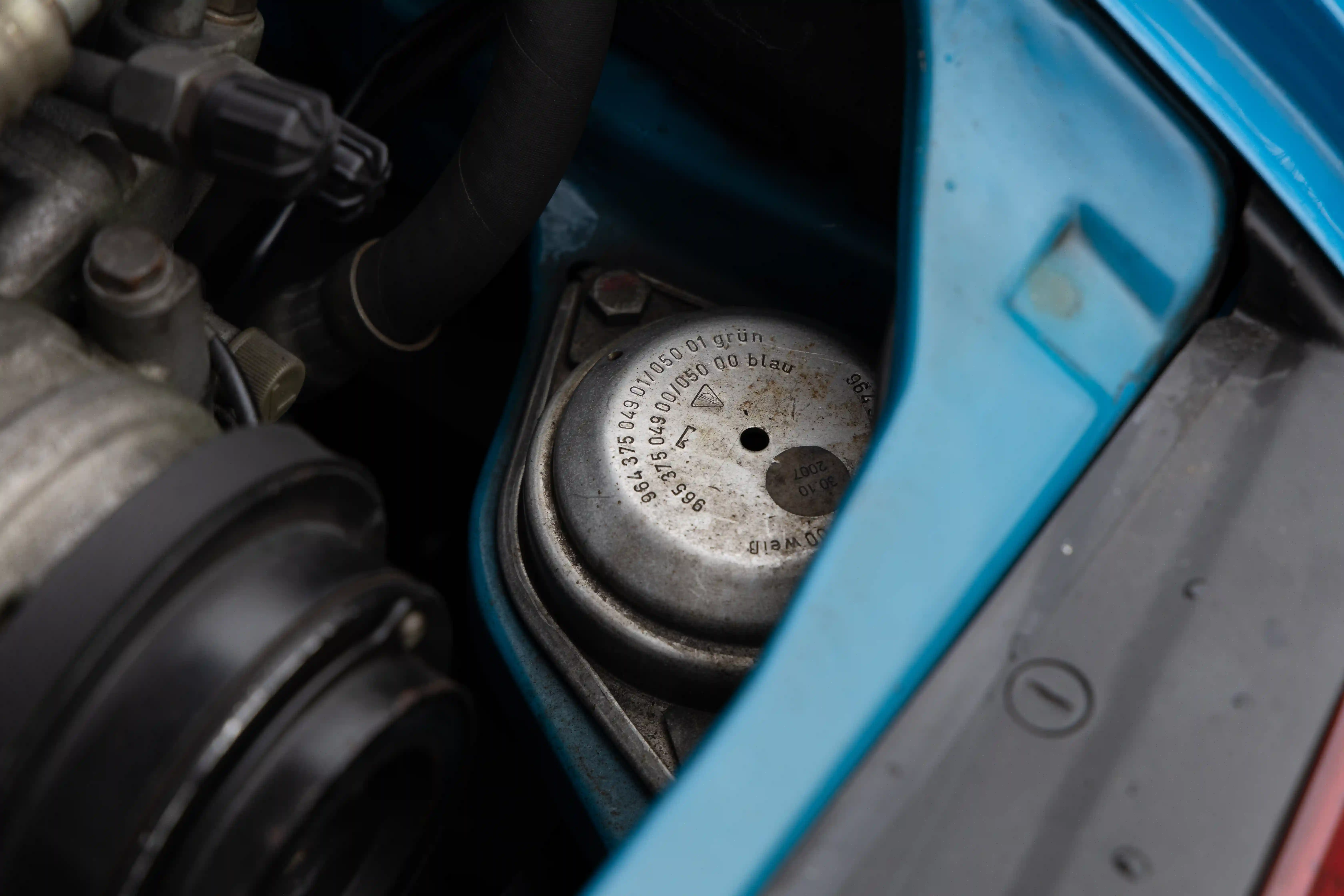 Porsche 911 Carrera detail 2