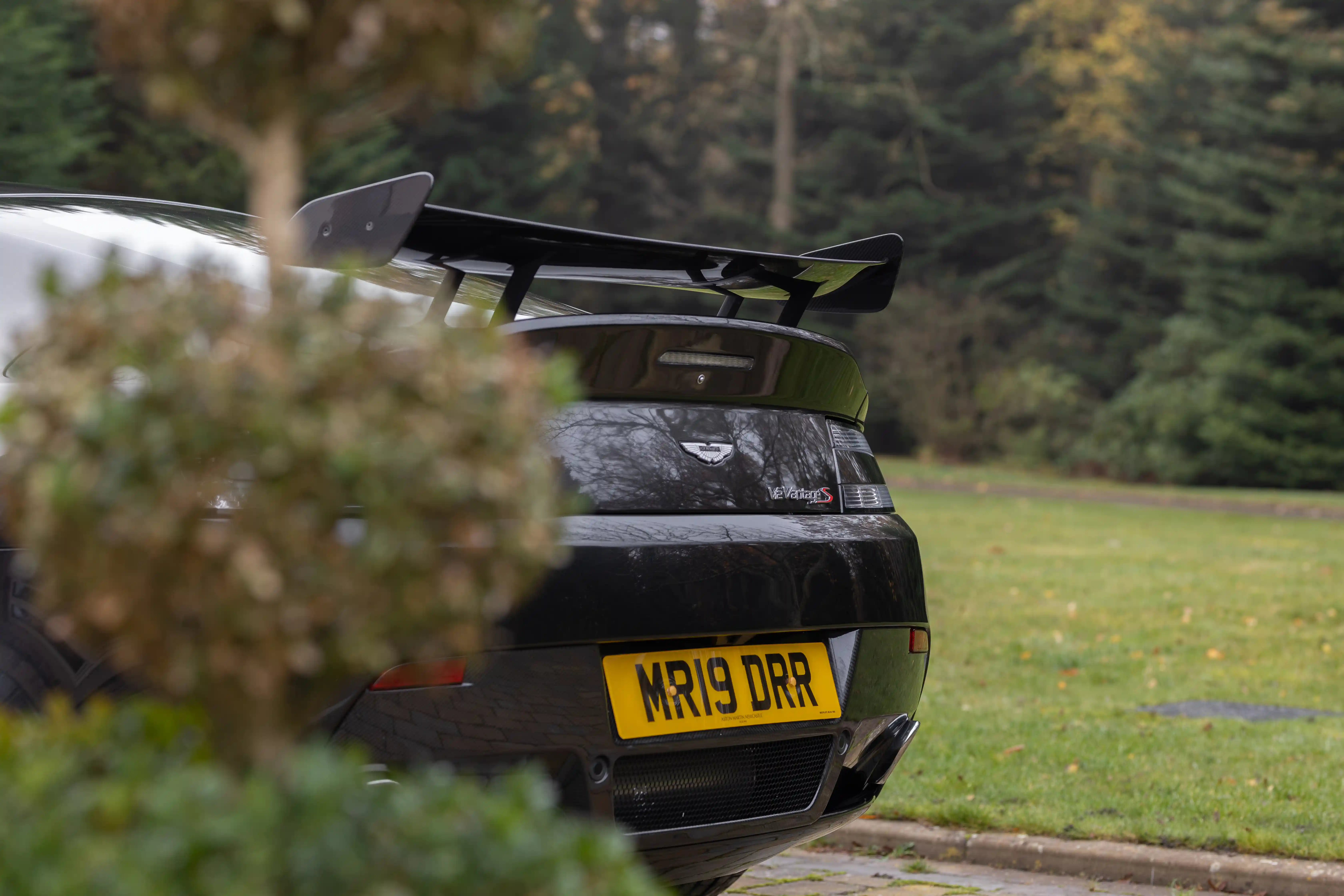 Aston Martin V12 Vantage S spotlight detail