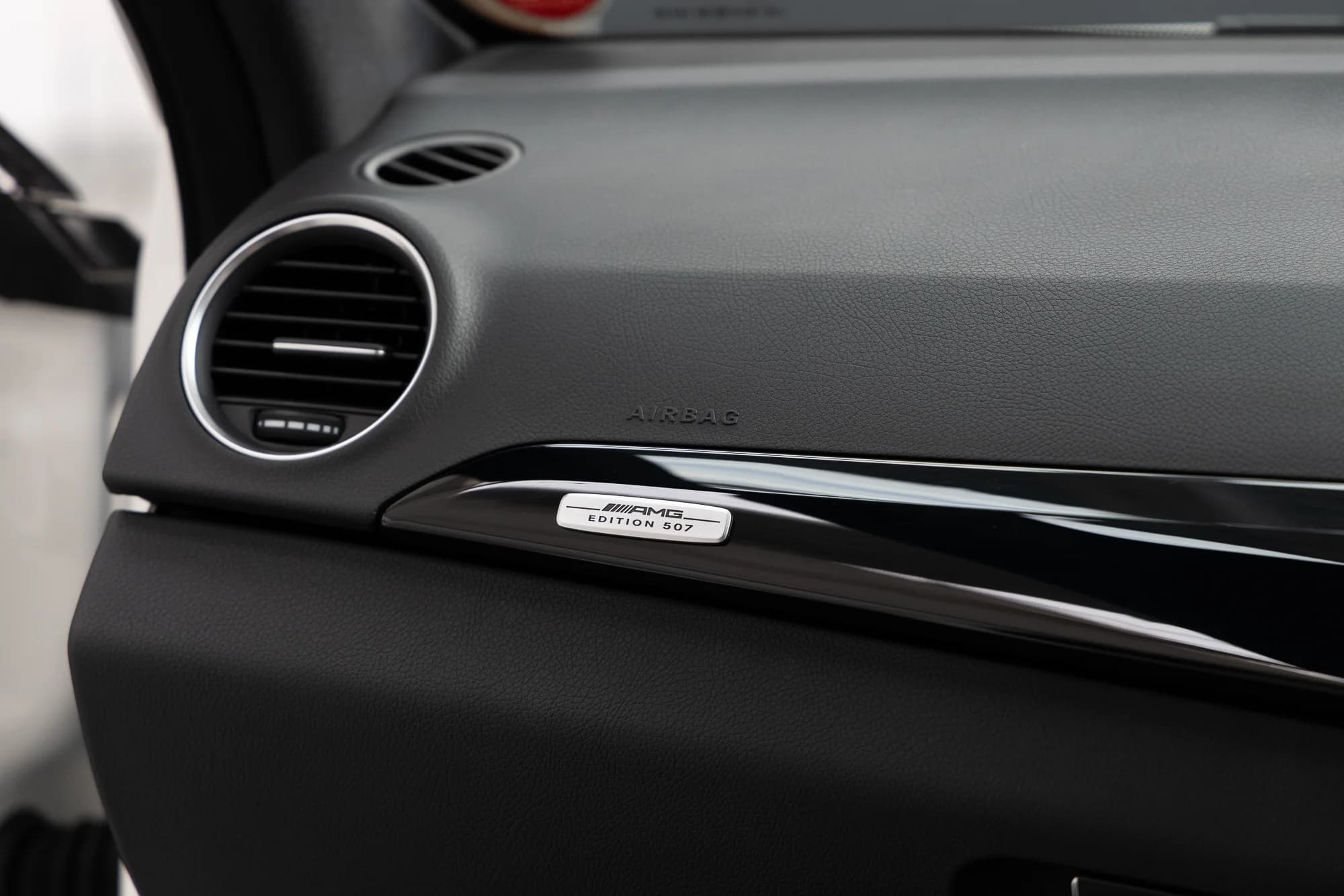 Mercedes C63 AMG detail 1