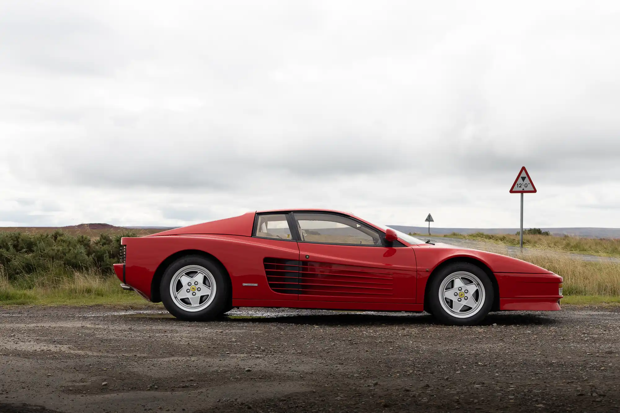 Ferrari Testerossa detail 1