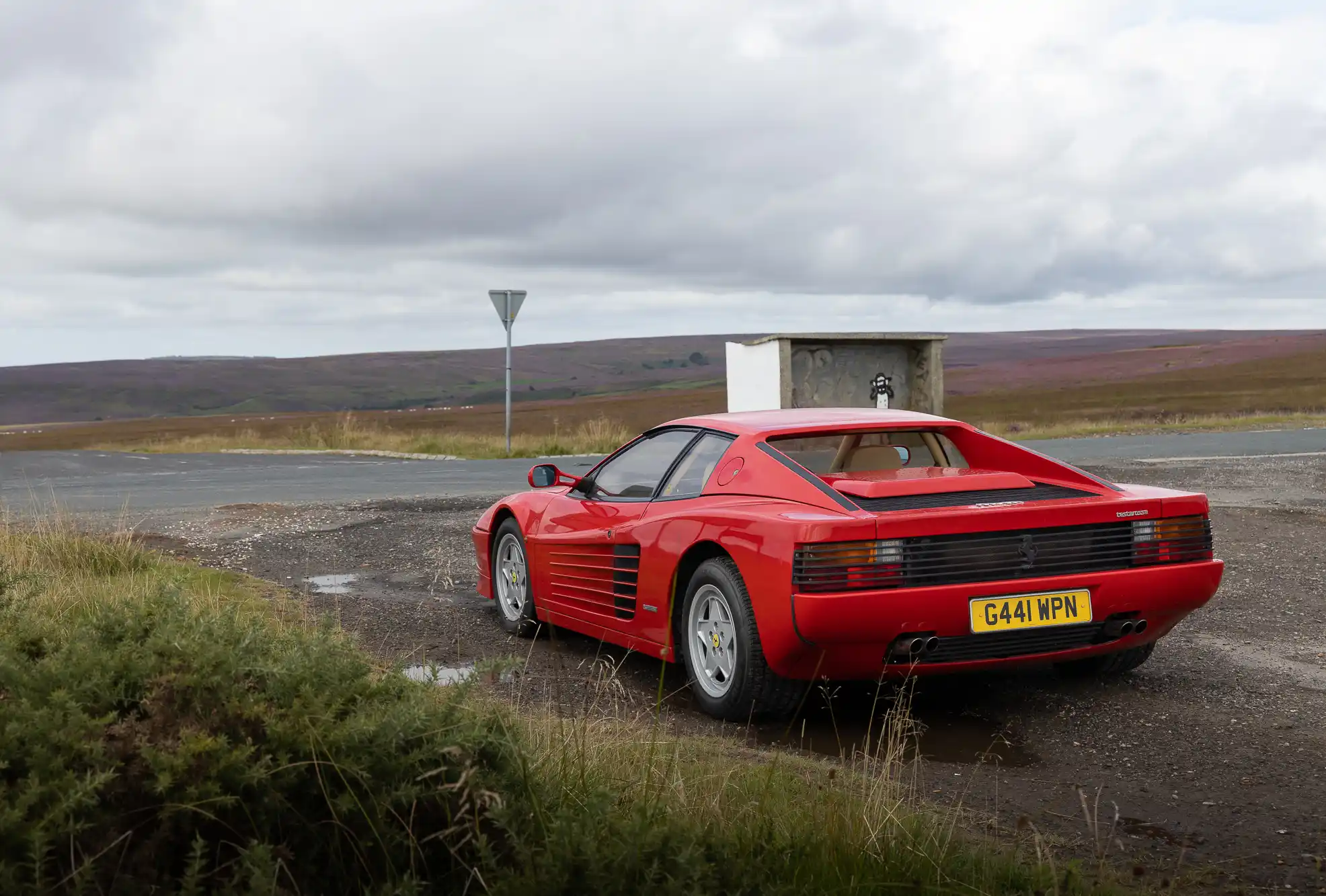 Ferrari Testerossa detail 2