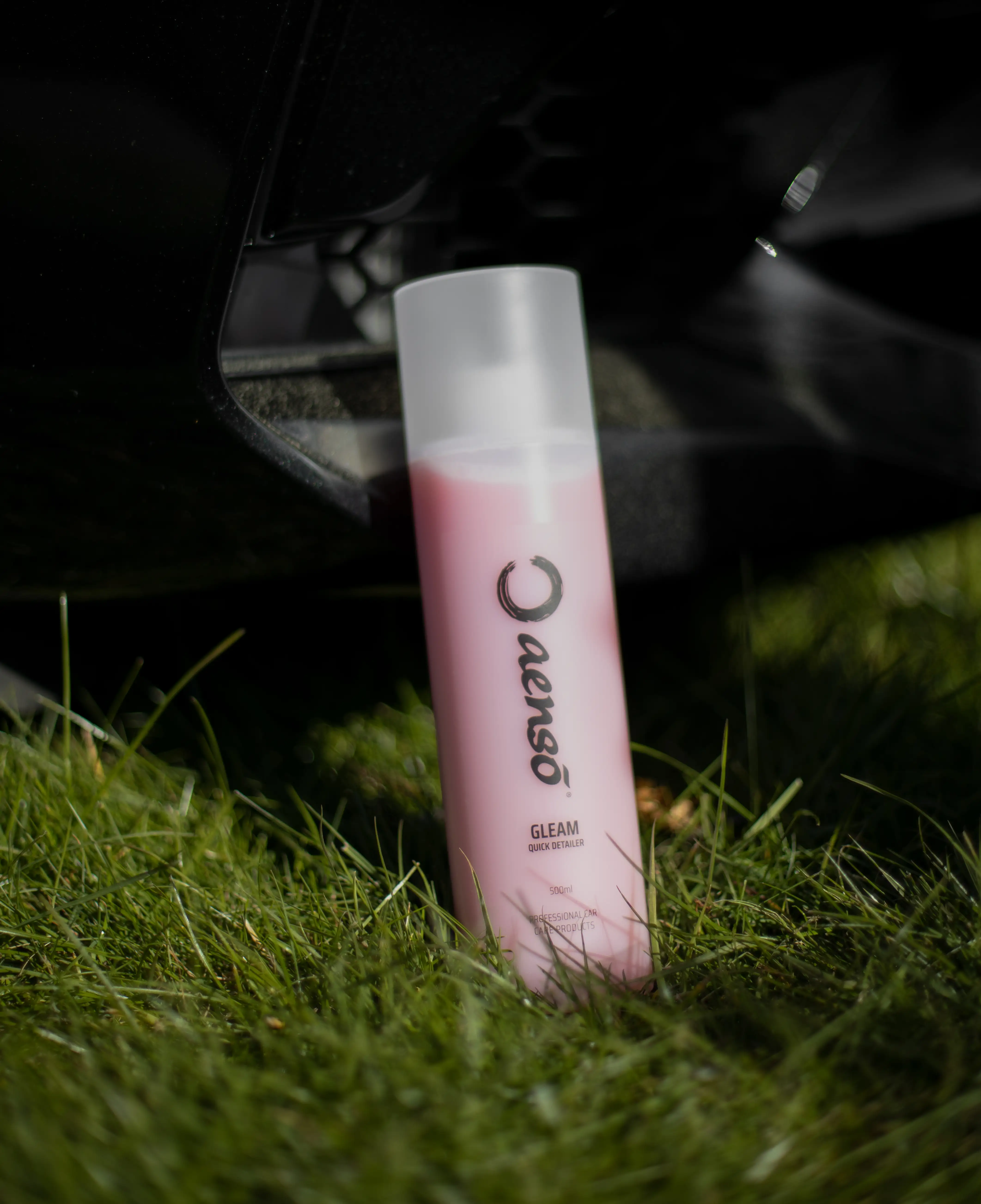 Commercial Set spotlight detail